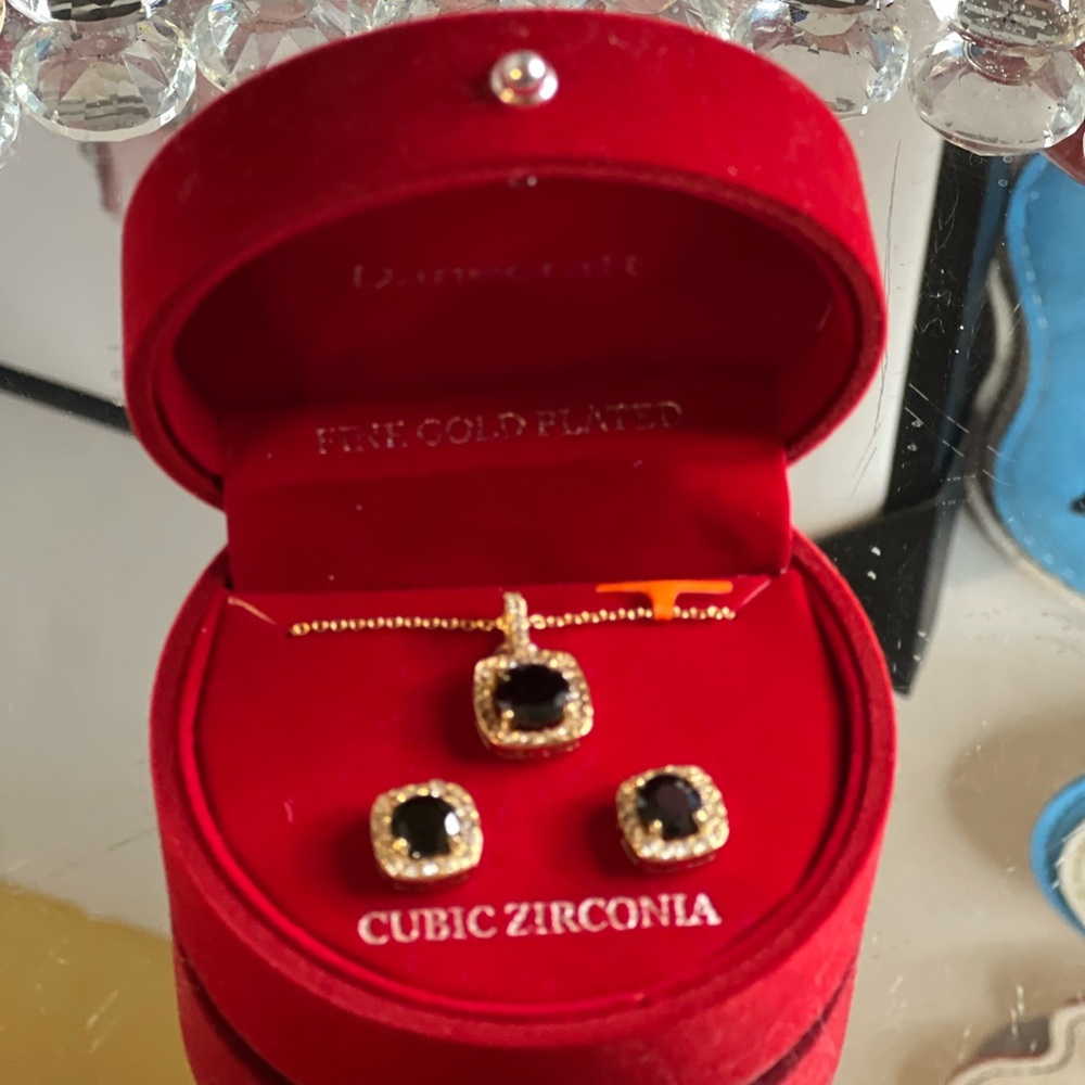 Danecraft NWOT fine gold plated cubic zirconia necklace and earring set. - Picture 3 of 5